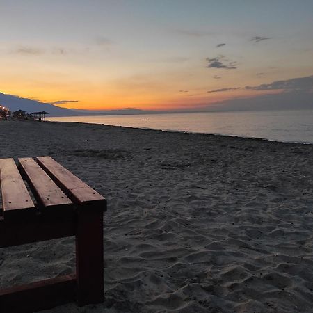 Costa Petra - Luxury Seaside Cottage With Garden - Vacation House For Families In Greece Néa Meságkala Eksteriør bilde