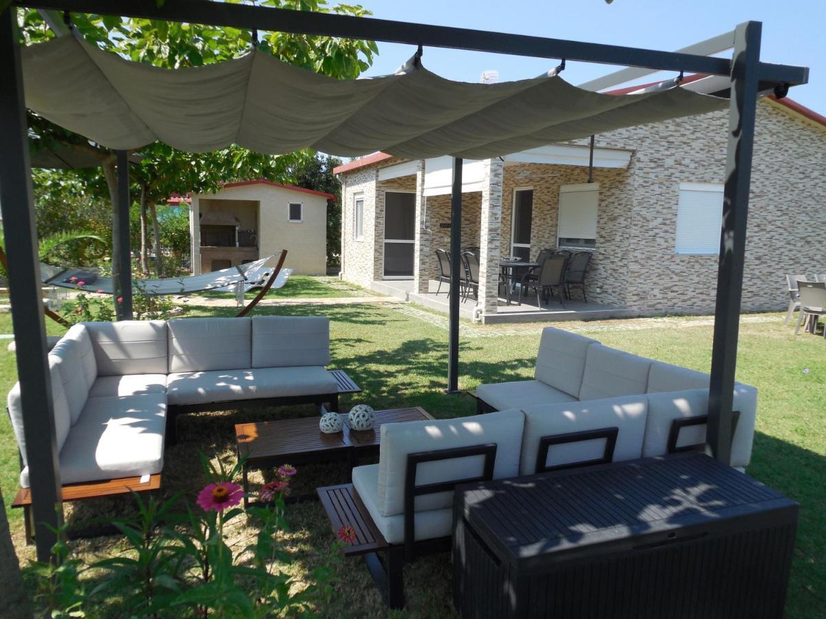 Costa Petra - Luxury Seaside Cottage With Garden - Vacation House For Families In Greece Néa Meságkala Eksteriør bilde
