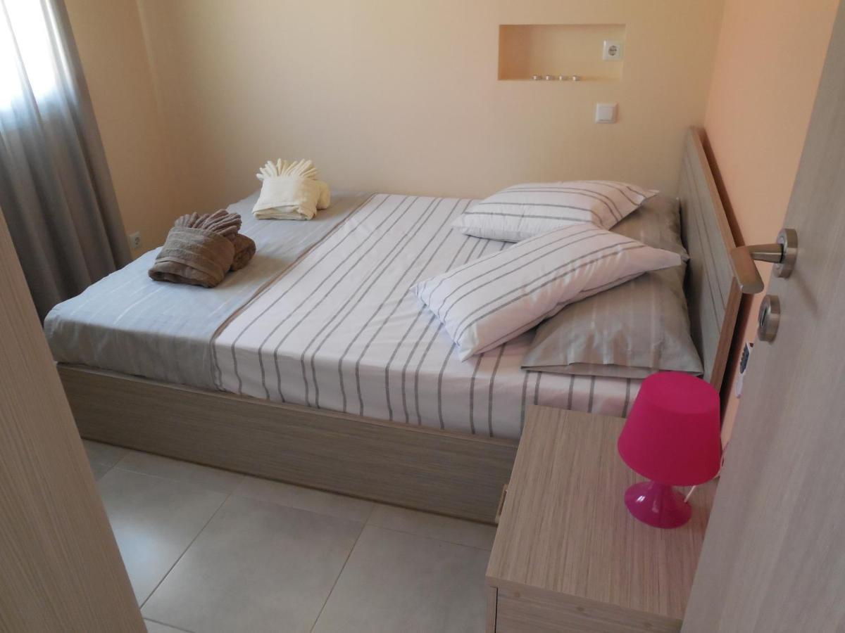 Costa Petra - Luxury Seaside Cottage With Garden - Vacation House For Families In Greece Néa Meságkala Eksteriør bilde